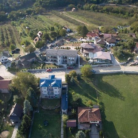 Simica Cose Appartement Vrdnik Buitenkant foto