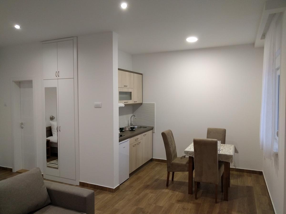 Simica Cose Appartement Vrdnik Buitenkant foto