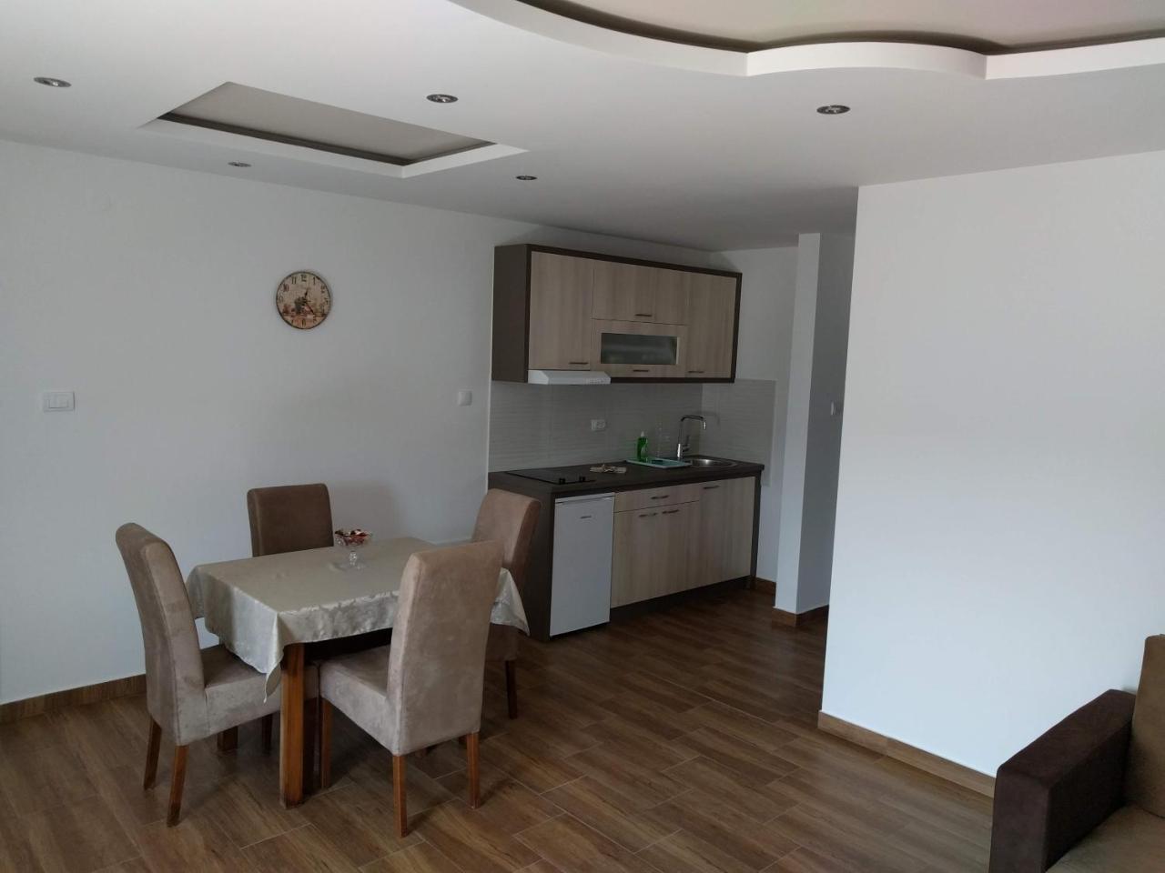 Simica Cose Appartement Vrdnik Buitenkant foto