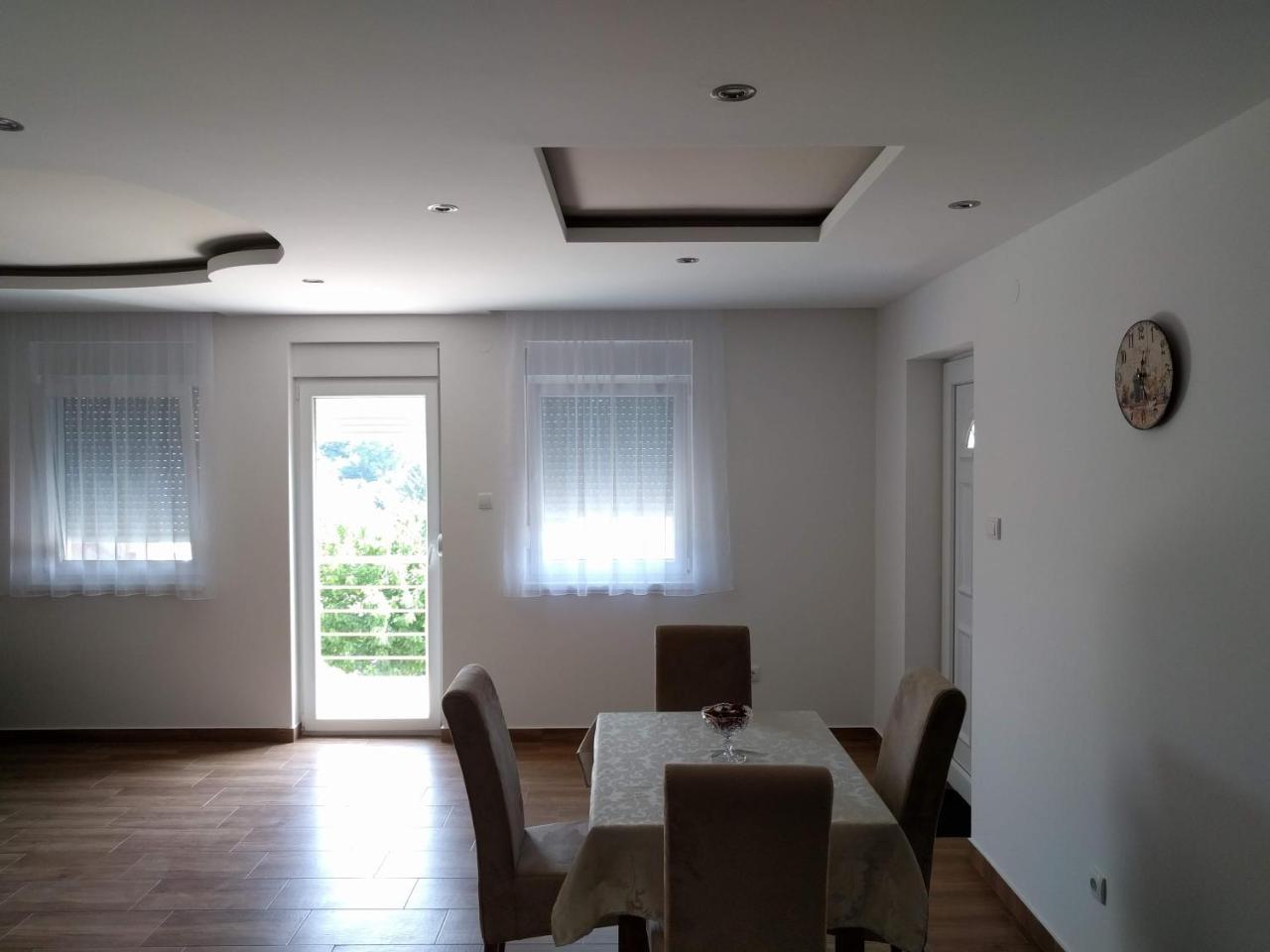 Simica Cose Appartement Vrdnik Buitenkant foto