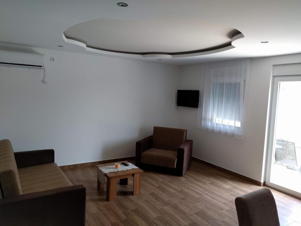 Simica Cose Appartement Vrdnik Buitenkant foto