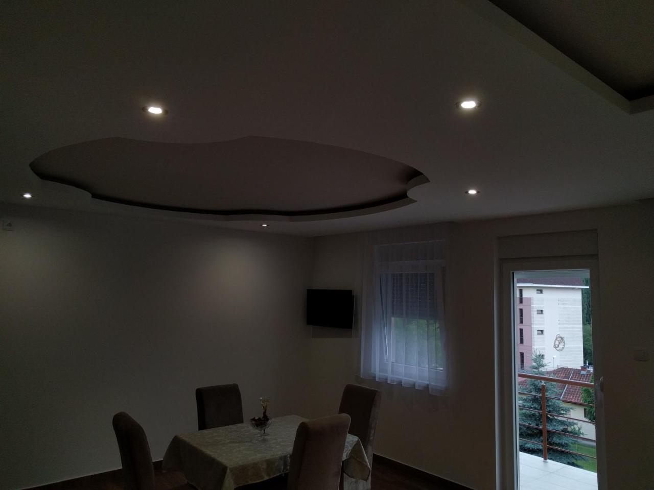 Simica Cose Appartement Vrdnik Buitenkant foto