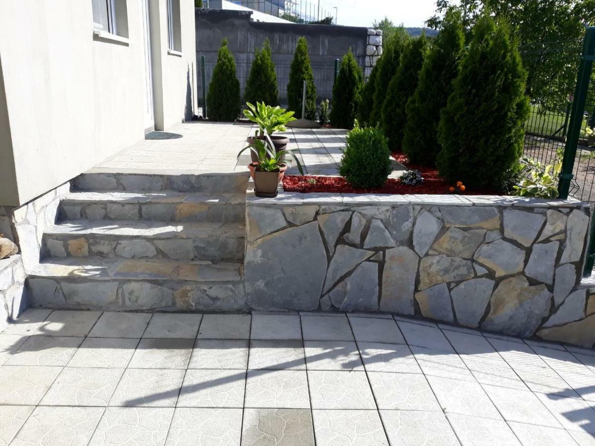 Simica Cose Appartement Vrdnik Buitenkant foto