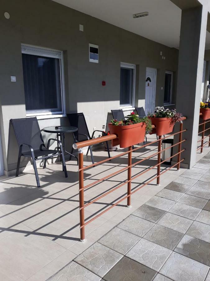 Simica Cose Appartement Vrdnik Buitenkant foto